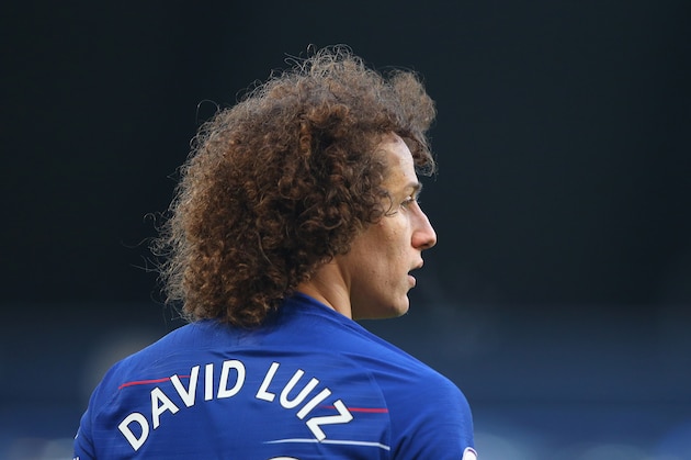 MANCHESTER, ENGLAND - FEBRUARY 10:  David Luiz of Chelsea FC looks on during the Premier League match between Manchester City and Chelsea FC at Etihad Stadium on February 10, 2019 in Manchester, United Kingdom.  (Photo by Alex Livesey - Danehouse/Getty Images)