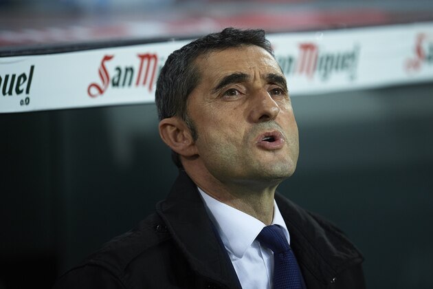 BILBAO, SPAIN - FEBRUARY 10: Ernesto Valverde of FC Barcelona looks on during the La Liga match between Athletic Club and FC Barcelona at San Mames Stadium on February 10, 2019 in Bilbao, Spain. (Photo by Juan Manuel Serrano Arce/Getty Images)