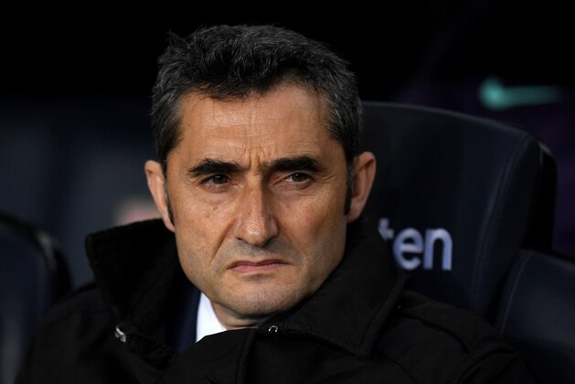 BARCELONA, SPAIN - FEBRUARY 16:  Ernesto Valverde, Manager of Barcelona looks on ahead of the La Liga match between FC Barcelona and Real Valladolid CF at Camp Nou on February 16, 2019 in Barcelona, Spain.  (Photo by David Ramos/Getty Images)