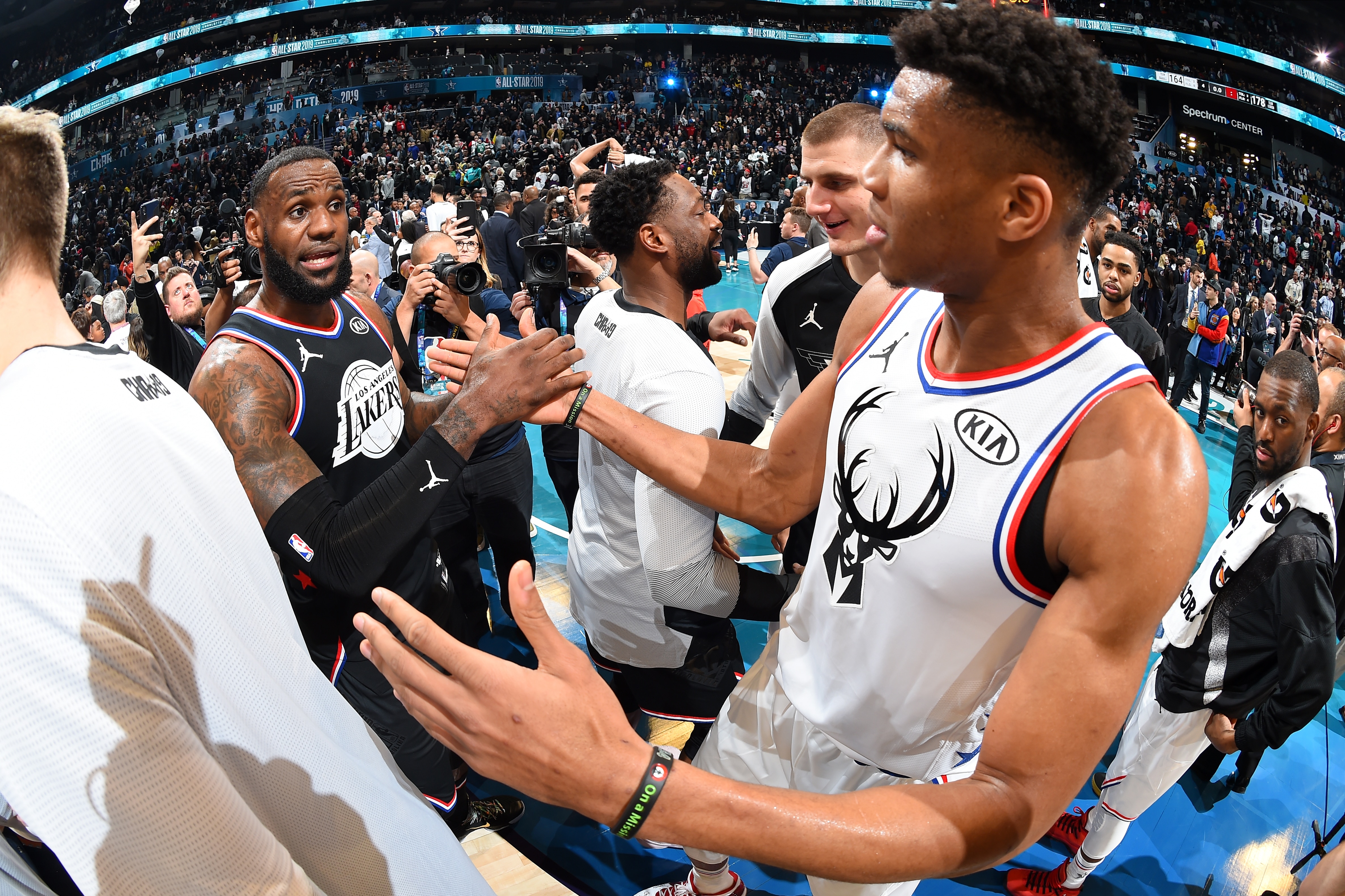 giannis guarding lebron all star game