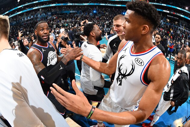 CHARLOTTE, NC - FEBRUARY 17: LeBron James #23 of Team LeBron and Giannis Antetokounmpo #34 of Team Giannis shake hands the 2019 NBA All-Star Game on February 17, 2019 at the Spectrum Center in Charlotte, North Carolina. NOTE TO USER: User expressly acknowledges and agrees that, by downloading and/or using this photograph, user is consenting to the terms and conditions of the Getty Images License Agreement. Mandatory Copyright Notice: Copyright 2019 NBAE (Photo by Andrew D. Bernstein/NBAE via Getty Images)