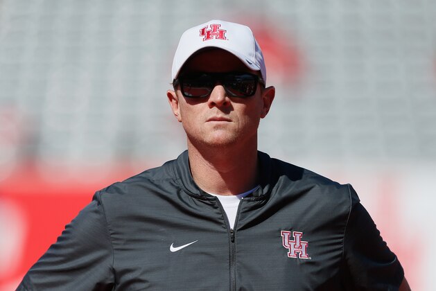 HOUSTON, TX - OCTOBER 27:  Head coach Major Applewhite of the Houston Cougars looks on during warm ups before a football game against the South Florida Bulls  on October 27, 2018 in Houston, Texas.  (Photo by Bob Levey/Getty Images)