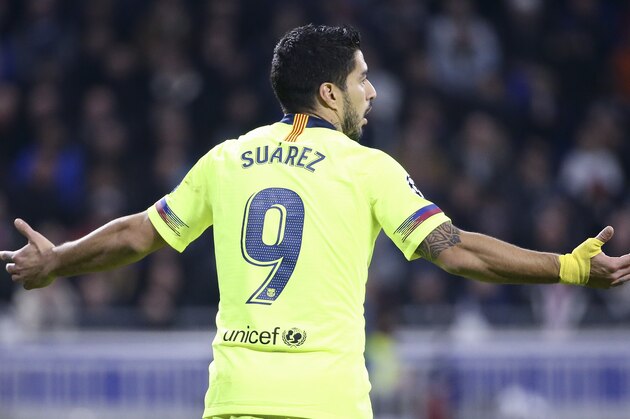 LYON, FRANCE - FEBRUARY 19: Luis Suarez of Barcelona during the UEFA Champions League Round of 16 First Leg match between Olympique Lyonnais (OL) and FC Barcelona at Groupama Stadium on February 19, 2019 in Decines near Lyon, France. (Photo by Jean Catuffe/Getty Images)