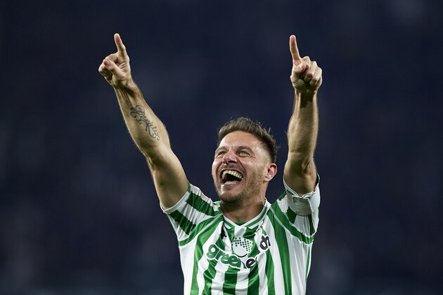 SEVILLE, SPAIN - FEBRUARY 07: Joaquin Sanchez of Real Betis celebrates after scoring his team's second goal during the Copa del Rey Semi Final first leg match between Real Betis and Valencia CF at Estadio Benito Villamarin on February 07, 2019 in Seville, Spain. (Photo by Quality Sport Images/Getty Images)