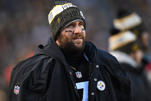 PITTSBURGH, PA - DECEMBER 30:  Ben Roethlisberger #7 of the Pittsburgh Steelers looks on during the game against the Cincinnati Bengals at Heinz Field on December 30, 2018 in Pittsburgh, Pennsylvania. (Photo by Joe Sargent/Getty Images)