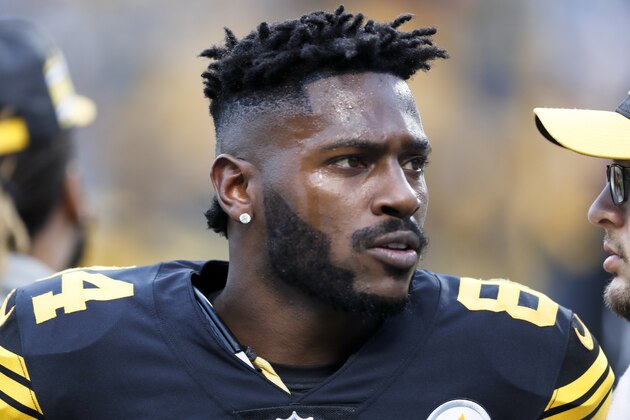 Pittsburgh Steelers wide receiver Antonio Brown (84) warms up before an NFL football game against the New England Patriots in Pittsburgh, Sunday, Dec. 16, 2018. (AP Photo/Keith Srakocic)