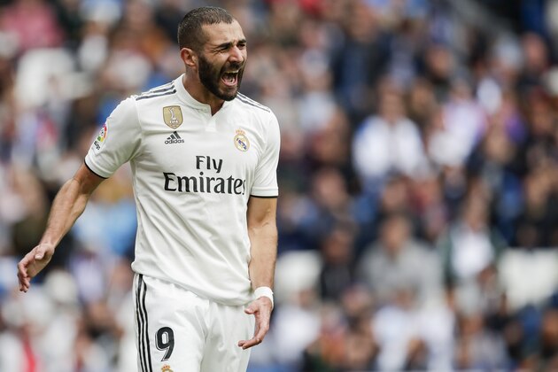 MADRID, SPAIN - OCTOBER 20: Karim Benzema of Real Madrid during the La Liga Santander  match between Real Madrid v Levante at the Santiago Bernabeu on October 20, 2018 in Madrid Spain (Photo by David S. Bustamante/Soccrates /Getty Images)