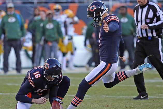 CHICAGO, IL - DECEMBER 16:  Cody Parkey #1 of the Chicago Bears kicks a field goal out of the hold of Pat O'Donnell #16 against the Green Bay Packers at Soldier Field on December 16, 2018 in Chicago, Illinois.The Bears defeated the Packers 24-17.  (Photo by Jonathan Daniel/Getty Images)