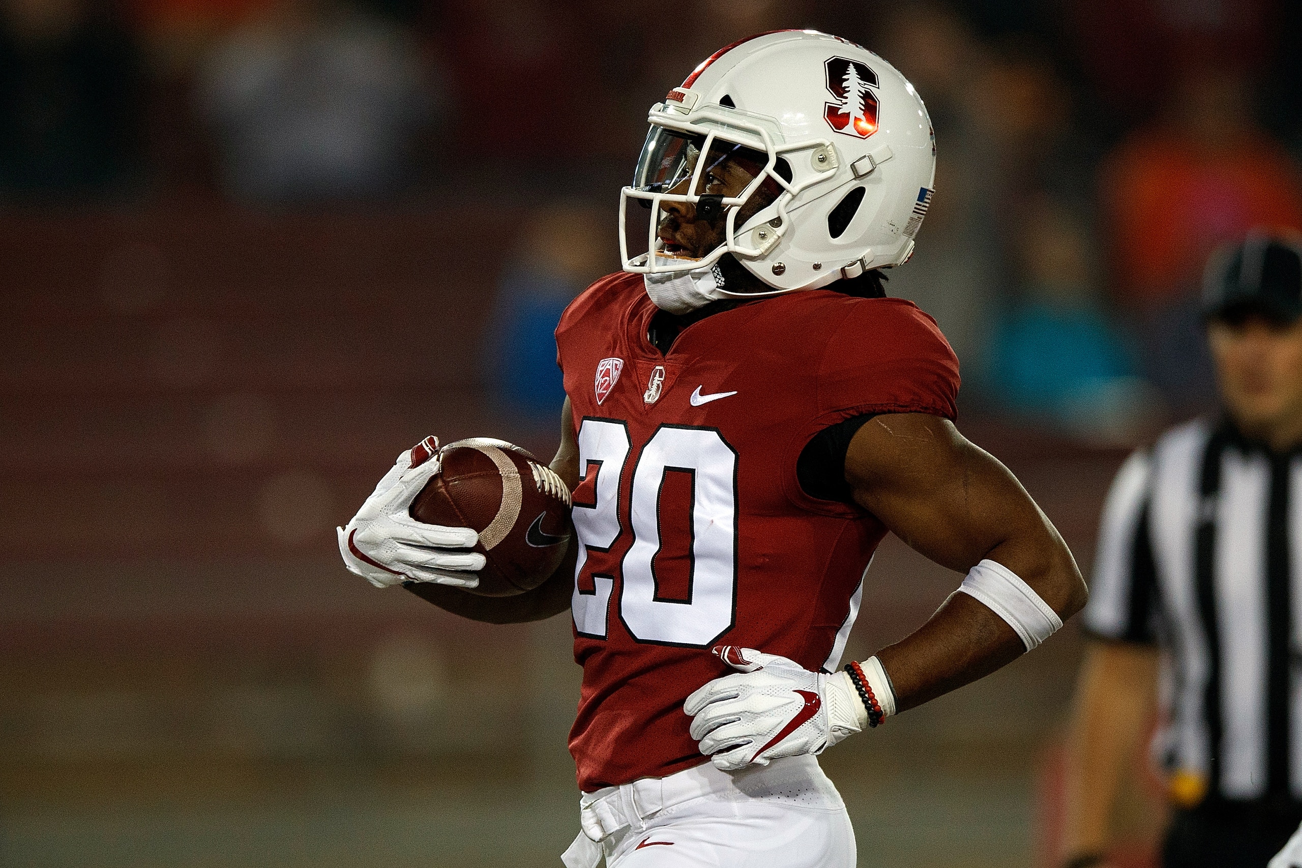 PALO ALTO, CA - NOVEMBER 10: Running back Bryce Love #20 of the Stanford Cardinal rushes up field for a 28 yard touchdown against the Oregon State Beavers during the first quarter at Stanford Stadium on November 10, 2018 in Palo Alto, California. The Stanford Cardinal defeated the Oregon State Beavers 48-17. (Photo by Jason O. Watson/Getty Images)