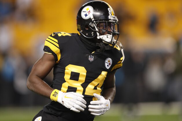 Pittsburgh Steelers wide receiver Antonio Brown (84) warms up before an NFL football game against the Carolina Panthers in Pittsburgh, Thursday, Nov. 8, 2018. (AP Photo/Keith Srakocic)
