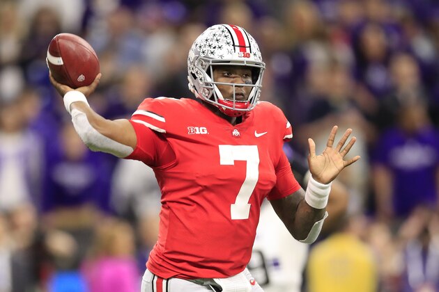INDIANAPOLIS, INDIANA - DECEMBER 01: Dwayne Haskins Jr. #7 of the Ohio State Buckeyes throws a pass down field in the game against the Northwestern Wildcats in the second quarter at Lucas Oil Stadium on December 01, 2018 in Indianapolis, Indiana. (Photo by Andy Lyons/Getty Images)