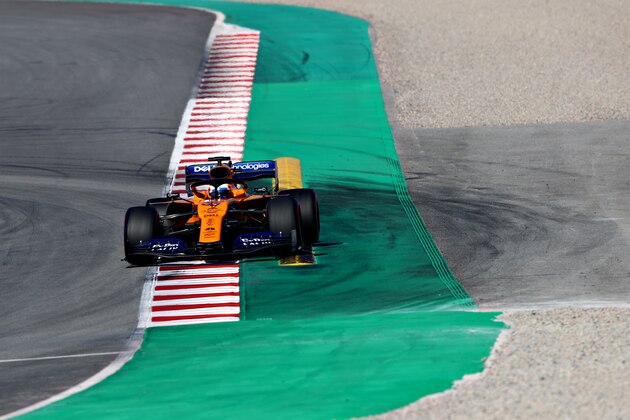 MONTMELO, SPAIN - FEBRUARY 27: Carlos Sainz of Spain driving the (55) McLaren F1 Team MCL34 Renault on track during day two of F1 Winter Testing at Circuit de Catalunya on February 27, 2019 in Montmelo, Spain. (Photo by Mark Thompson/Getty Images)