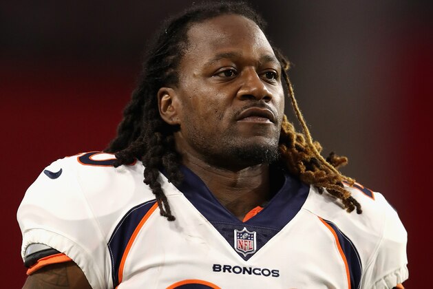 GLENDALE, AZ - AUGUST 30:  Defensive back Adam Jones #20 of the Denver Broncos warms up before the preseason NFL game against the Arizona Cardinals at University of Phoenix Stadium on August 30, 2018 in Glendale, Arizona.  (Photo by Christian Petersen/Getty Images)