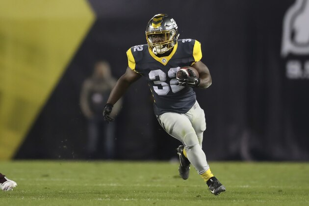 San Diego Fleet running back Ja'Quan Gardner (32) runs for a big gain and a first down in the second half during a San Antonio Commanders at San Diego Fleet AAF football game, Sunday, Feb. 24, 2019, at SDCCU Stadium in San Diego. (AP Photo/Peter Joneleit)