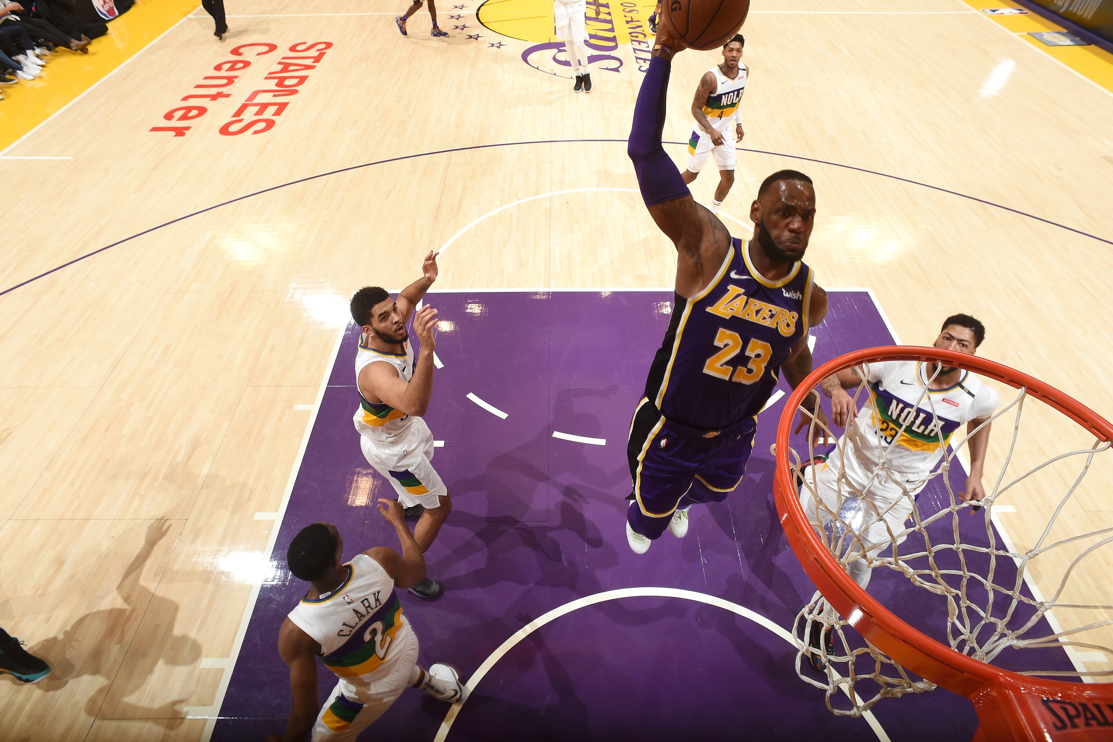 LOS ANGELES, CA - FEBRUARY 27:  LeBron James #23 of the Los Angeles Lakers dunks the ball against the New Orleans Pelicans on February 27, 2019 at STAPLES Center in Los Angeles, California. NOTE TO USER: User expressly acknowledges and agrees that, by downloading and/or using this Photograph, user is consenting to the terms and conditions of the Getty Images License Agreement. Mandatory Copyright Notice: Copyright 2019 NBAE (Photo by Andrew D. Bernstein/NBAE via Getty Images)