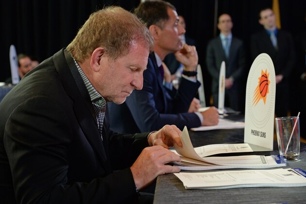 NEW YORK, NEW YORK - MAY 16:  Robert Sarver of the Phoenix Suns takes notes inside the lottery room during the 2017 NBA Draft Lottery at the New York Hilton in New York, New York. NOTE TO USER: User expressly acknowledges and agrees that, by downloading and or using this Photograph, user is consenting to the terms and conditions of the Getty Images License Agreement.  Mandatory Copyright Notice: Copyright 2017 NBAE (Photo by Jennifer Pottheiser/NBAE via Getty Images)