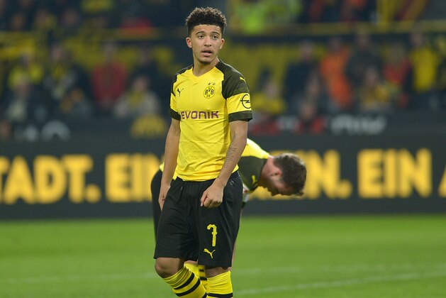 DORTMUND, GERMANY - FEBRUARY 24: Jadon Sancho of Borussia Dortmund controls the ball during the Bundesliga match between Borussia Dortmund and Bayer 04 Leverkusen at Signal Iduna Park on February 24, 2019 in Dortmund, Germany. (Photo by TF-Images/Getty Images)