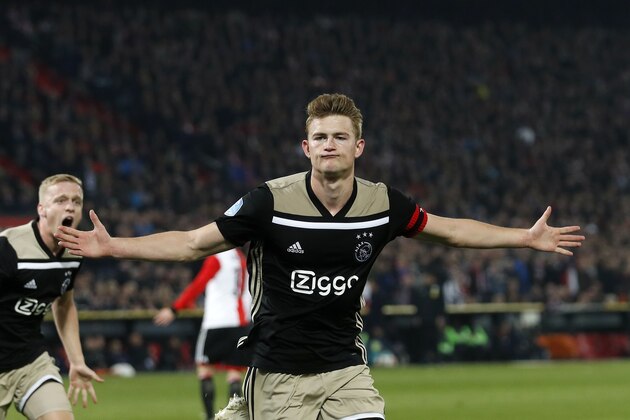 (L-R) Donny van de Beek of Ajax, Matthijs de Ligt of Ajax during the Dutch Toto KNVB Cup semi final match between Feyenoord Rotterdam and Ajax Amsterdam at the Kuip on February 27, 2019 in Rotterdam, The Netherlands(Photo by VI Images via Getty Images)