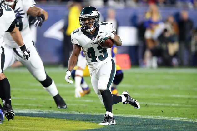 LOS ANGELES, CA - DECEMBER 16:  Darren Sproles #43 of the Philadelphia Eagles runs with the ball during the game against the Los Angeles Rams at the Los Angeles Memorial Coliseum on December 16, 2018 in Los Angeles, California . The Eagles defeated the Rams 30-23.  (Photo by Rob Leiter via Getty Images)
