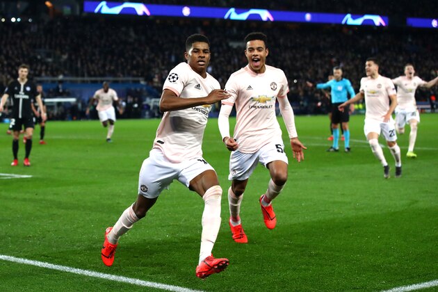 PARIS, FRANCE - MARCH 06: Marcus Rashford of Manchester United celebrates after scoring his sides third goal with teammates during the UEFA Champions League Round of 16 Second Leg match between Paris Saint-Germain and Manchester United at Parc des Princes on March 06, 2019 in Paris, . (Photo by Julian Finney/Getty Images)