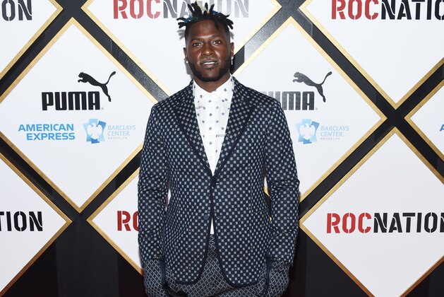 LOS ANGELES, CALIFORNIA - FEBRUARY 09: Antonio Brown arrives at the 2019 Roc Nation THE BRUNCH on February 09, 2019 in Los Angeles, California. (Photo by Amanda Edwards/Getty Images)