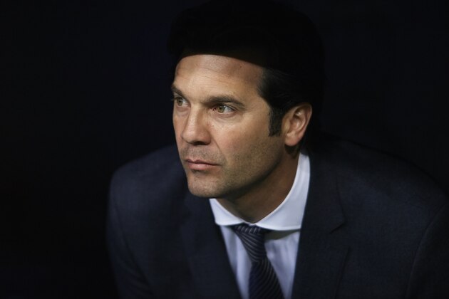 MADRID, SPAIN - MARCH 05: Santiago Solari, Manager of Real Madrid looks on prior to the UEFA Champions League Round of 16 Second Leg match between Real Madrid and Ajax at Bernabeu on March 05, 2019 in Madrid, Spain. (Photo by Quality Sport Images/Getty Images) MADRID, SPAIN - MARCH 05: Santiago Solari, Manager of Real Madrid looks on prior to the UEFA Champions League Round of 16 Second Leg match between Real Madrid and Ajax at Bernabeu on March 05, 2019 in Madrid, Spain. (Photo by Quality Sport Images/Getty Images)