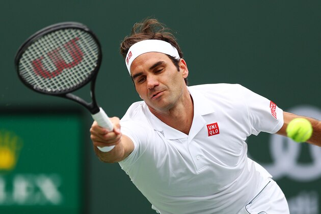 INDIAN WELLS, CALIFORNIA - MARCH 10: Roger Federer of Switzerland plays a forehand against Peter Gojowczyk of Germany during their men's singles second round match on Day 7 of the BNP Paribas Open at the Indian Wells Tennis Garden on March 10, 2019 in Indian Wells, California. (Photo by Yong Teck Lim/Getty Images)
