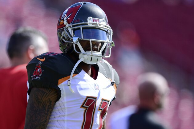 TAMPA, FLORIDA - NOVEMBER 25: DeSean Jackson #11 of the Tampa Bay Buccaneers looks towards the bench during warm-up before a game against the San Francisco 49ers at Raymond James Stadium on November 25, 2018 in Tampa, Florida. (Photo by Julio Aguilar/Getty Images)