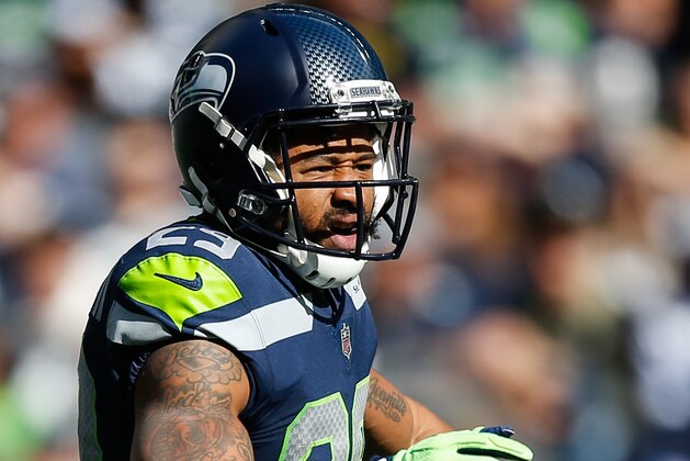 SEATTLE, WA - SEPTEMBER 23:  Safety Earl Thomas #29 of the Seattle Seahawks direct the defense during the 3rd quarter against the Dallas Cowboys at CenturyLink Field on September 23, 2018 in Seattle, Washington.  (Photo by Otto Greule Jr/Getty Images)