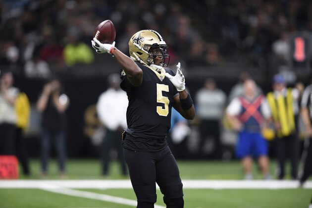 New Orleans Saints quarterback Teddy Bridgewater (5) passes in the second half of an NFL football game against the Carolina Panthers in New Orleans, Sunday, Dec. 30, 2018. (AP Photo/Bill Feig)