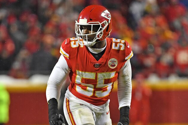 KANSAS CITY, MO - JANUARY 12:  Outside linebacker Dee Ford #55 of the Kansas City Chiefs gets set on defense against the Indianapolis Colts during the second half of the AFC Divisional Round playoff game at Arrowhead Stadium on January 12, 2019 in Kansas City, Missouri. (Photo by Peter G. Aiken/Getty Images)