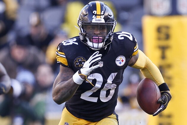 Pittsburgh Steelers running back Le'Veon Bell (26) plays in an NFL football game against the Jacksonville Jaguars, Sunday, Jan. 14, 2018, in Pittsburgh. (AP Photo/Keith Srakocic)