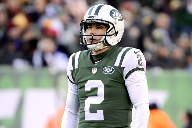 EAST RUTHERFORD, NEW JERSEY - DECEMBER 23: Jason Myers #2 of the New York Jets prepares for the point after try against the Green Bay Packers at MetLife Stadium on December 23, 2018 in East Rutherford, New Jersey. (Photo by Steven Ryan/Getty Images)