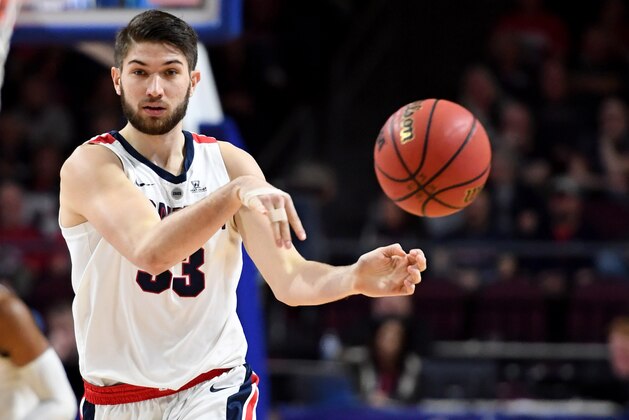 LAS VEGAS, NEVADA - MARCH 12:  Killian Tillie #33 of the Gonzaga Bulldogs passes the ball up the court against the Saint Mary's Gaels during the championship game of the West Coast Conference basketball tournament at the Orleans Arena on March 12, 2019 in Las Vegas, Nevada. The Gaels defeated the Bulldogs 60-47.  (Photo by Ethan Miller/Getty Images)