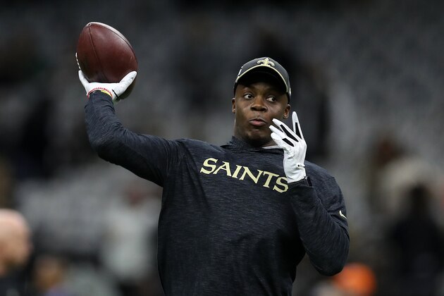 NEW ORLEANS, LOUISIANA - JANUARY 13: Teddy Bridgewater #5 of the New Orleans Saints warms up prior to playing the Philadelphia Eagles during the NFC Divisional Playoff at the Mercedes Benz Superdome on January 13, 2019 in New Orleans, Louisiana. (Photo by Chris Graythen/Getty Images)