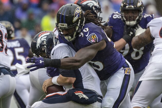 BALTIMORE, MD - SEPTEMBER 23: Za'Darius Smith #90 of the Baltimore Ravens sacks Case Keenum #4 of the Denver Broncos during the first half at M&T Bank Stadium on September 23, 2018 in Baltimore, Maryland.  (Photo by Scott Taetsch/Getty Images)