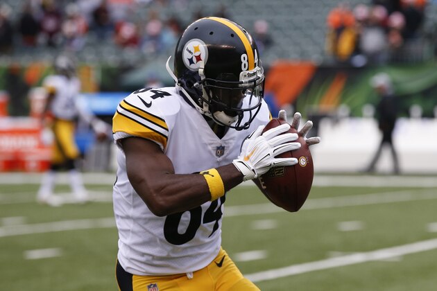 Pittsburgh Steelers wide receiver Antonio Brown practices before an NFL football game against the Cincinnati Bengals, Sunday, Oct. 14, 2018, in Cincinnati. (AP Photo/Gary Landers)