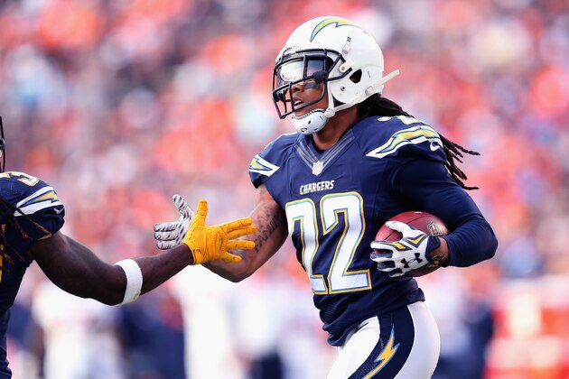 SAN DIEGO, CA - DECEMBER 06:  Cornerback Jason Verrett #22 of the San Diego Chargers celebrates after intercepting a pass in the third quarter against the Denver Broncos at Qualcomm Stadium on December 6, 2015 in San Diego, California.  The Broncos won 17-3.  (Photo by Stephen Dunn/Getty Images)