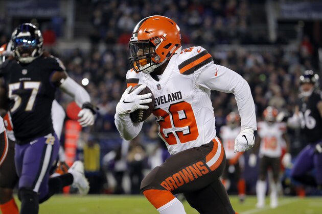 Cleveland Browns running back Duke Johnson rushes the ball in the second half of an NFL football game against the Baltimore Ravens, Sunday, Dec. 30, 2018, in Baltimore. (AP Photo/Carolyn Kaster)