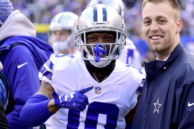 EAST RUTHERFORD, NEW JERSEY - DECEMBER 30:  Tavon Austin #10 of the Dallas Cowboys looks on against the New York Giants at MetLife Stadium on December 30, 2018 in East Rutherford, New Jersey. (Photo by Steven Ryan/Getty Images)