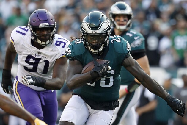 Philadelphia Eagles' Jay Ajayi runs against the Minnesota Vikings during an NFL football game, Sunday, Oct. 7, 2018 in Philadelphia. (Winslow Townson/AP Images for Panini)
