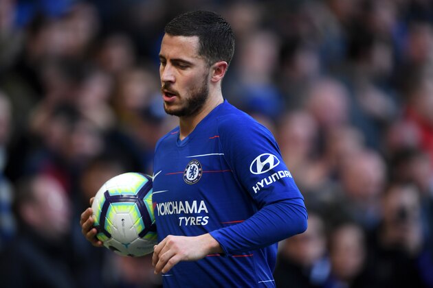 LONDON, ENGLAND - MARCH 10: Eden Hazard of Chelsea holds the ball during the Premier League match between Chelsea FC and Wolverhampton Wanderers at Stamford Bridge on March 10, 2019 in London, United Kingdom. (Photo by Laurence Griffiths/Getty Images)