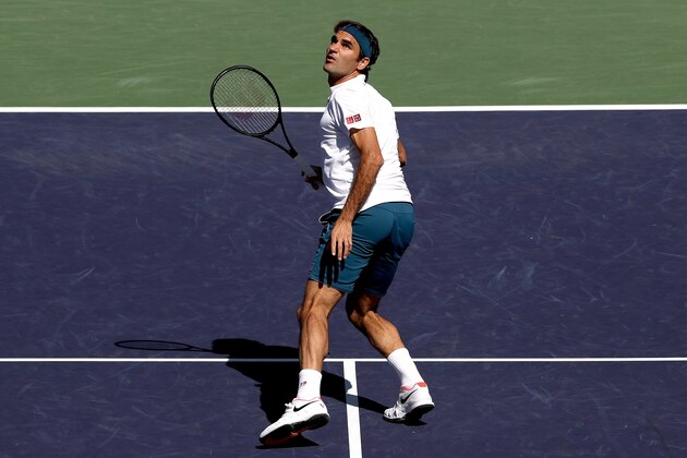 INDIAN WELLS, CALIFORNIA - MARCH 15: Roger Federer of Switzerland plays Hubert Hurkacz of Poland during the quarterfinals of the BNP Paribas Open at the Indian Wells Tennis Garden on March 15, 2019 in Indian Wells, California. (Photo by Matthew Stockman/Getty Images)