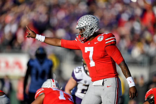 PASADENA, CALIFORNIA - JANUARY 01: Dwayne Haskins #7 of the Ohio State Buckeyes changes to play at the line of scrimmage during the Rose Bowl Game Presented by Northwestern Mutual between Washington and  Ohio State, on January 01, 2019 in Pasadena, California. The Ohio State Buckeyes top the Washington Huskies 28-23 at Rose Bowl. (Photo by Alika Jenner/Getty Images)