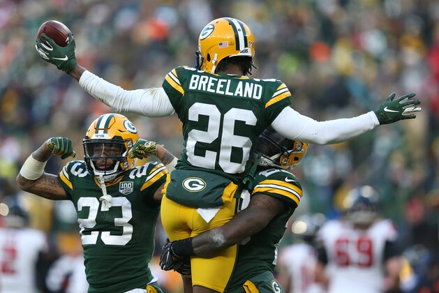 GREEN BAY, WISCONSIN - DECEMBER 09:  Bashaud Breeland #26 of the Green Bay Packers celebrates with teammates after recovering a fumble during the second half of a game against the Atlanta Falcons at Lambeau Field on December 09, 2018 in Green Bay, Wisconsin. (Photo by Dylan Buell/Getty Images)