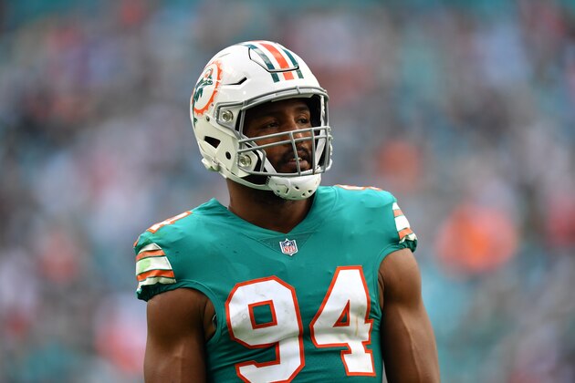 MIAMI, FL - DECEMBER 23: Robert Quinn #94 of the Miami Dolphins in action against the Jacksonville Jaguars at Hard Rock Stadium on December 23, 2018 in Miami, Florida. (Photo by Mark Brown/Getty Images)