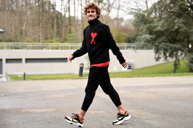 France's forward Antoine Griezmann arrives at the French national football team training base in Clairefontaine-en-Yvelines on March 18, 2019, as part of the team's preparation for the upcoming qualification Euro-2020 football matches against Moldavia and Island. (Photo by FRANCK FIFE / AFP)        (Photo credit should read FRANCK FIFE/AFP/Getty Images)