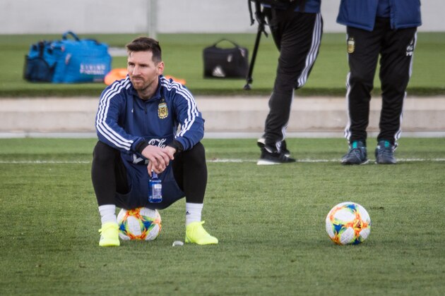 MADRID, SPAIN - MARCH 19: Lionel Messi of Argentina looks on during the training session of Argentina on March 19, 2019 in Madrid, Spain. (Photo by TF-Images/Getty Images)