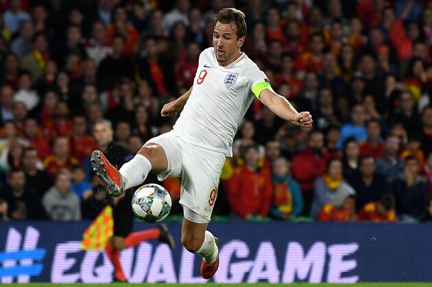 SEVILLE, SPAIN - OCTOBER 15:  Harry Kane of England releases passes the ball to his team mate Raheem Sterling (not in picture) to score his team's third goal during the UEFA Nations League A group four match between Spain and England at Estadio Benito Villamarin on October 15, 2018 in Seville, Spain.  (Photo by David Ramos/Getty Images)