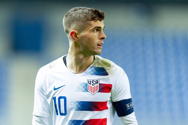 GENK, BELGIUM - NOVEMBER 20: Christian Pulisic of the United States of America looks on during Italy v USA International Friendly at Luminus Arena in Genk on November 20, 2018 in Genk, Belgium. (Photo by TF-Images/Getty Images)